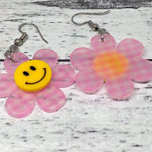 Load image into Gallery viewer, Pink chequered smiling sunflower Earrings
